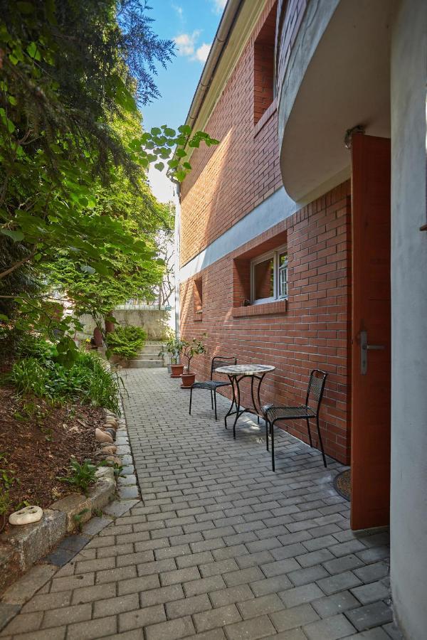 Villa In Bio Garden - You Will Save Money Here Praha Bagian luar foto